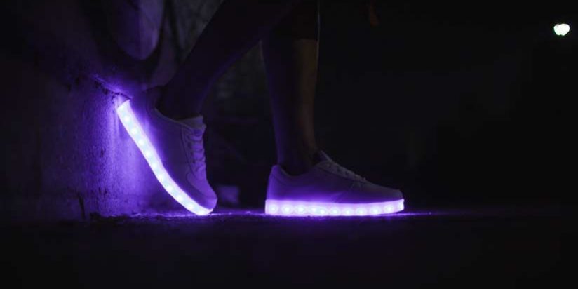 SINGOing LED Schuhe Leuchtschuhe Licht Blinkschuhe Leuchtende für Kinder Jungen Mädchen Leichte Sportschuhe blinkende Turnschuhe Trainer