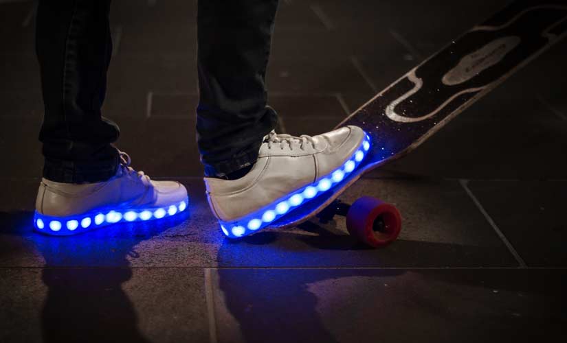 Unisex LED Schuhe Herren Damen Leuchtend Sneaker Blinkschuhe Farbwechsel CL